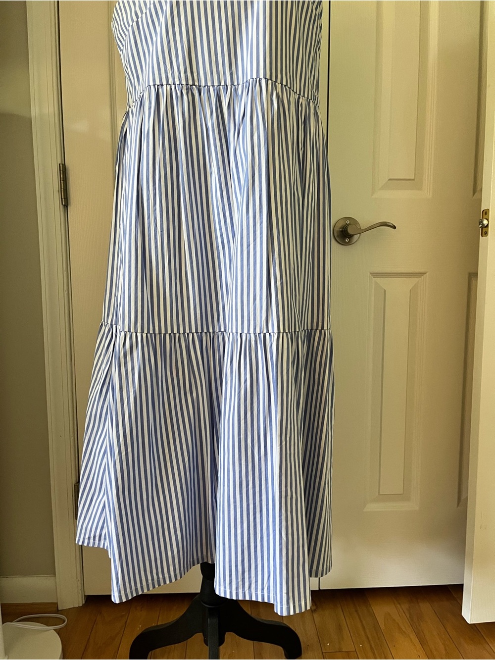 J.Crew Blue & White Stripe Tiered Midi Dress | Size 8 | Pockets | EUC 💙🤍 - Picture 3 of 8